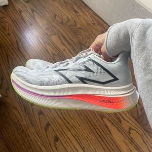 New Balance FuelCell SuperComp Trainer V2